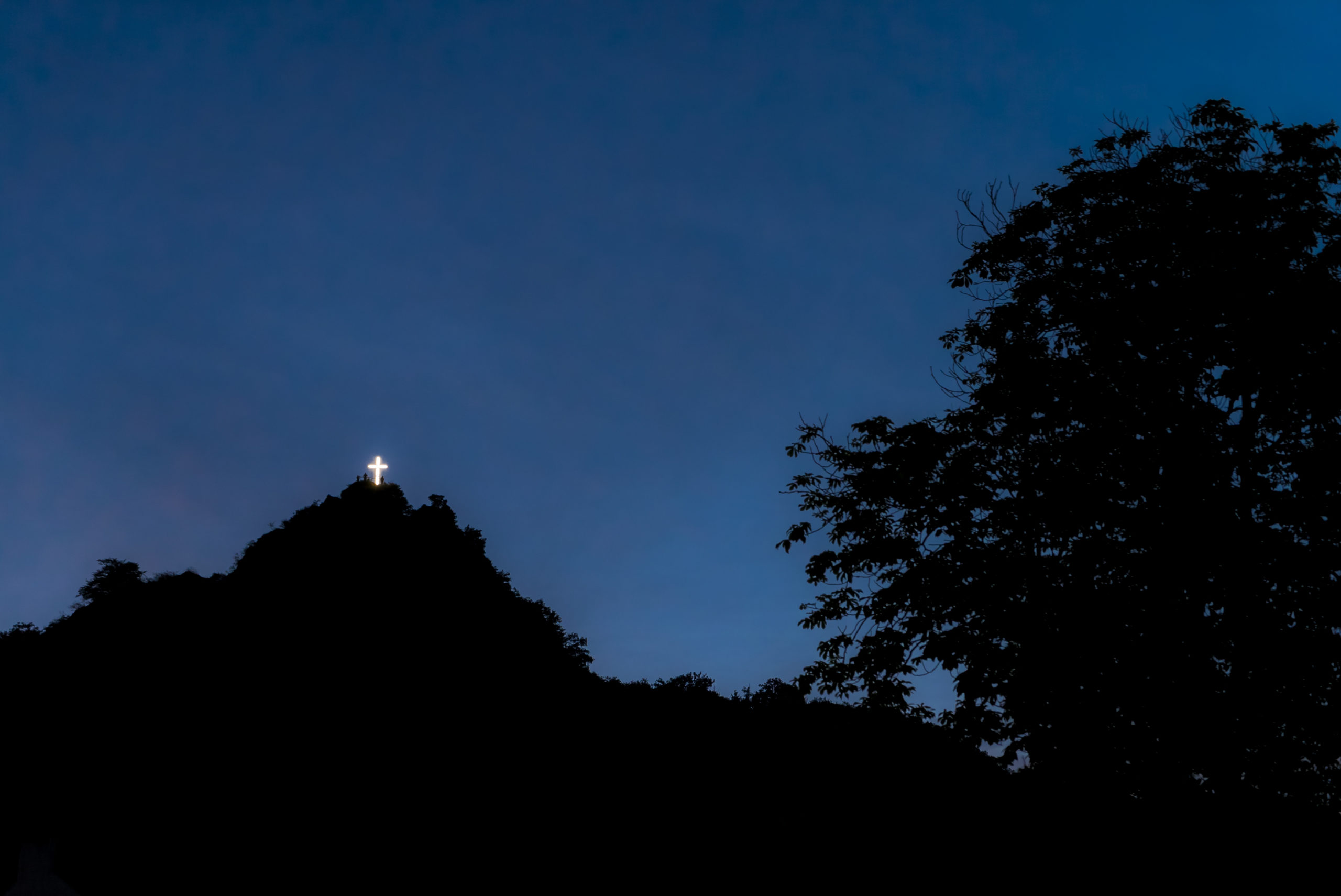 Berg-Kreuz -Beleuchtung